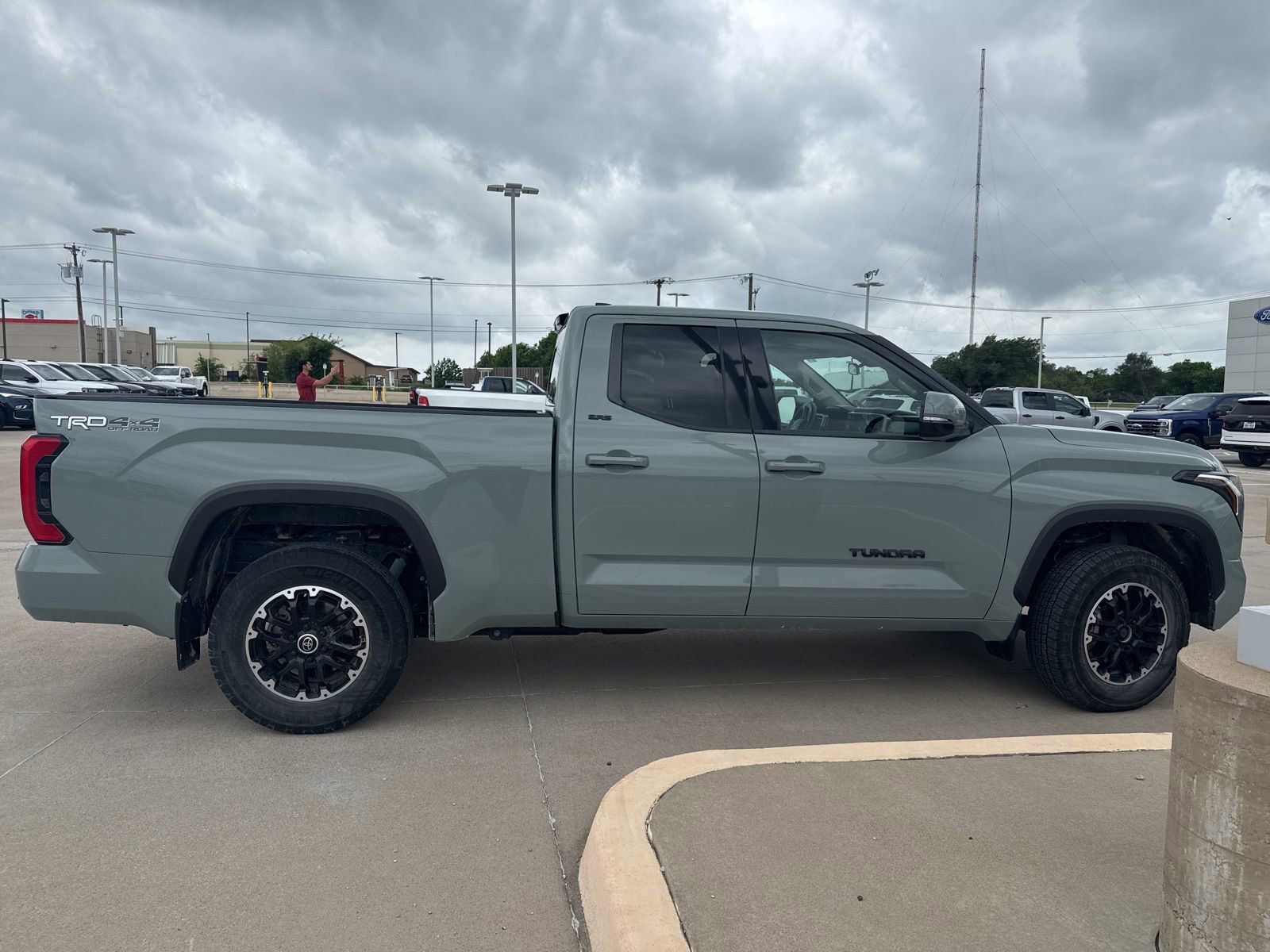Used 2022 Toyota Tundra SR5 w/ TRD Off-Road Package AWD/4WD video 2
