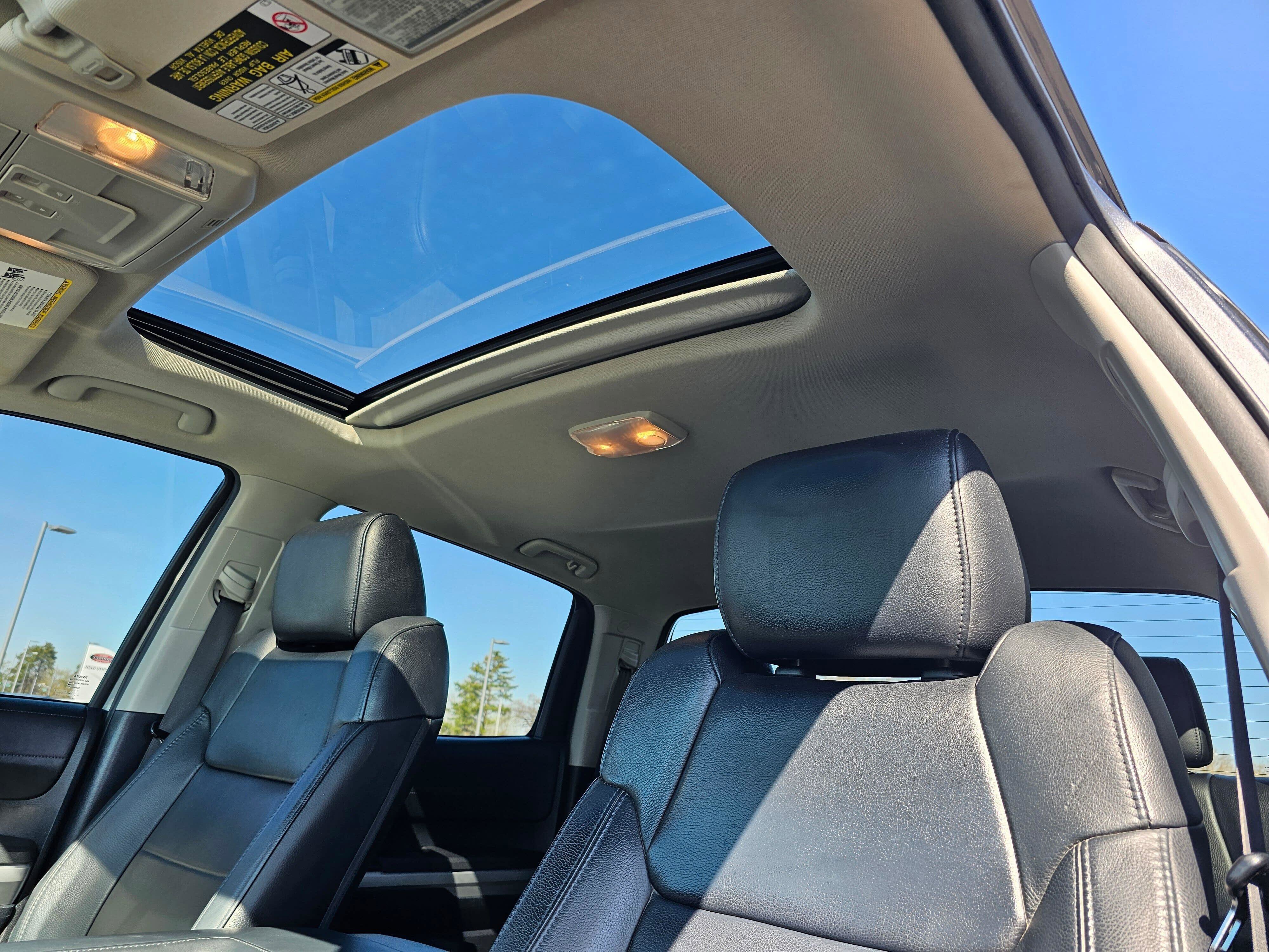 Used 2014 Toyota Tundra Limited w/ Limited Premium Package image 28