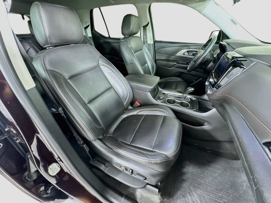 Used 2020 Chevrolet Traverse LT FWD image 29