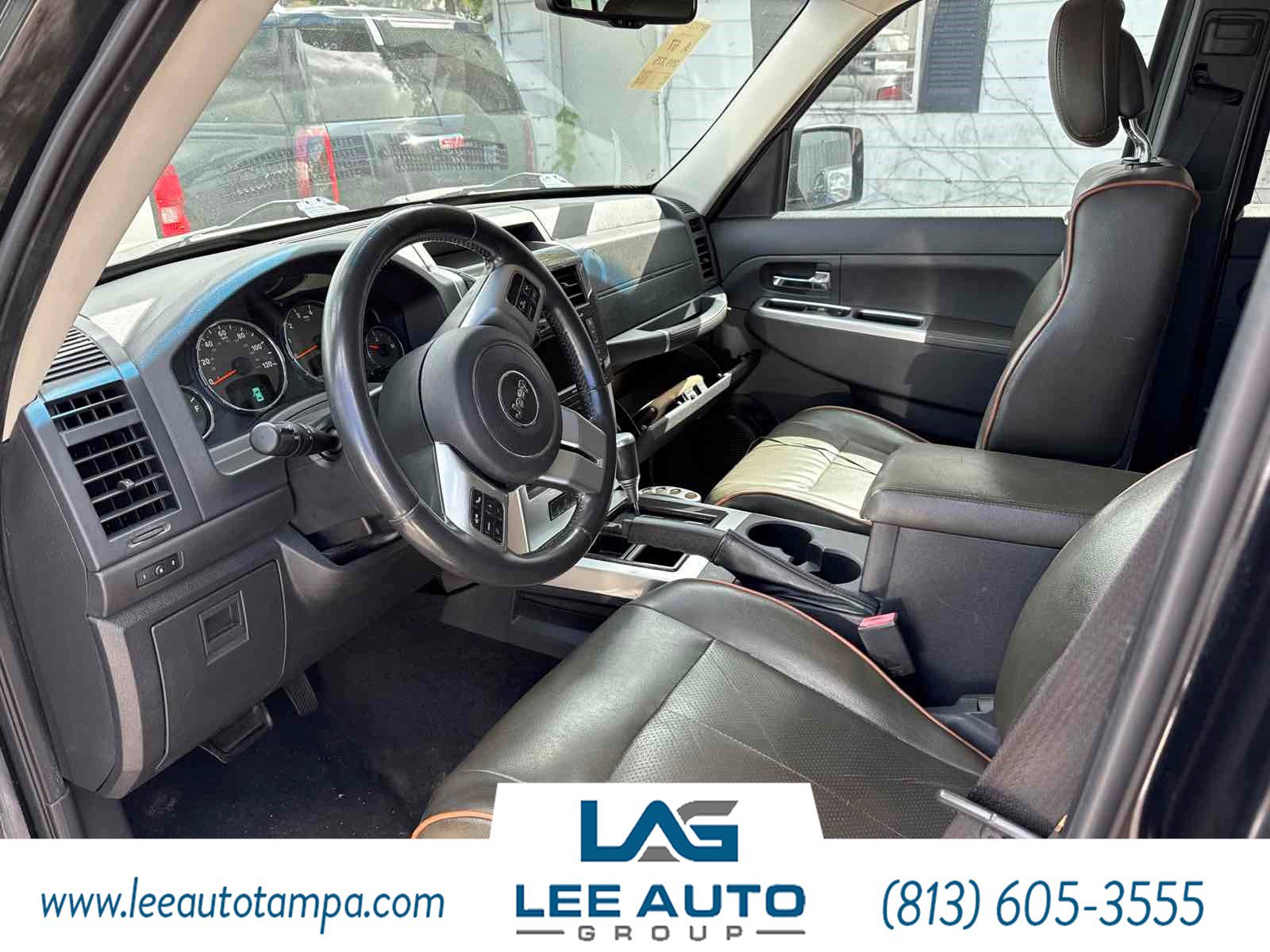 Used 2011 Jeep Liberty Limited RWD image 4
