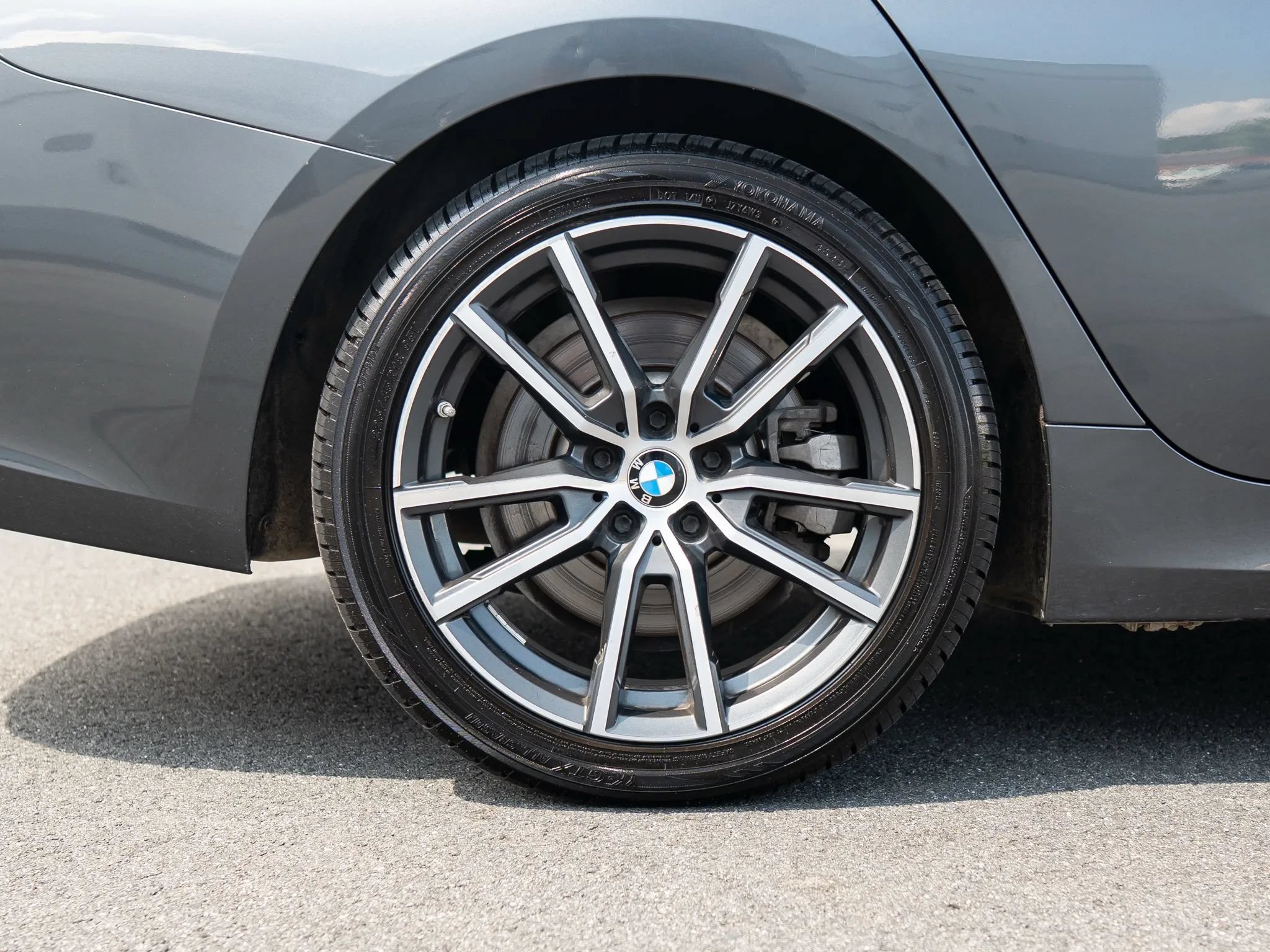 Used 2020 BMW 330i Sedan w/ Convenience Package RWD image 16