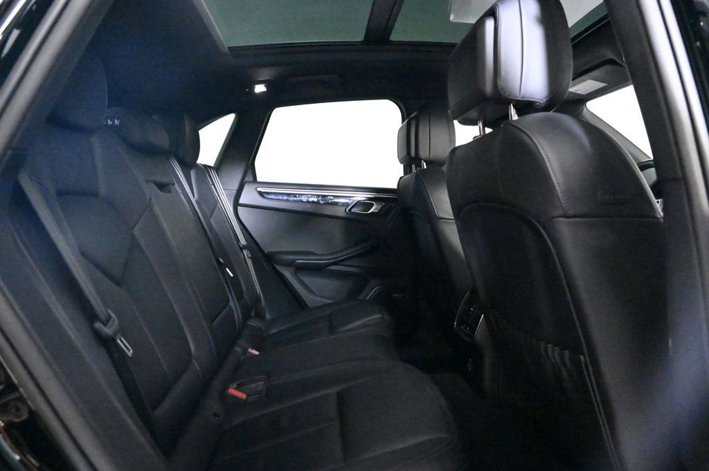 Certified 2024 Porsche Macan image 19