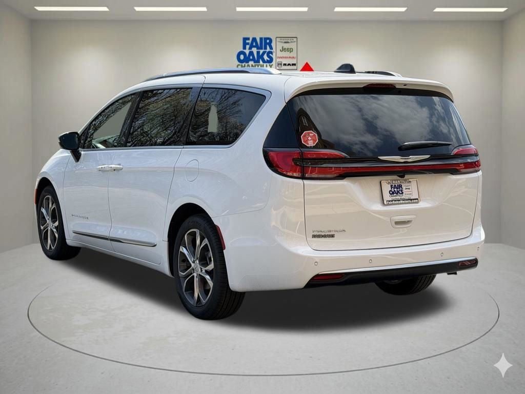 New 2026 Chrysler Pacifica Pinnacle FWD image 8