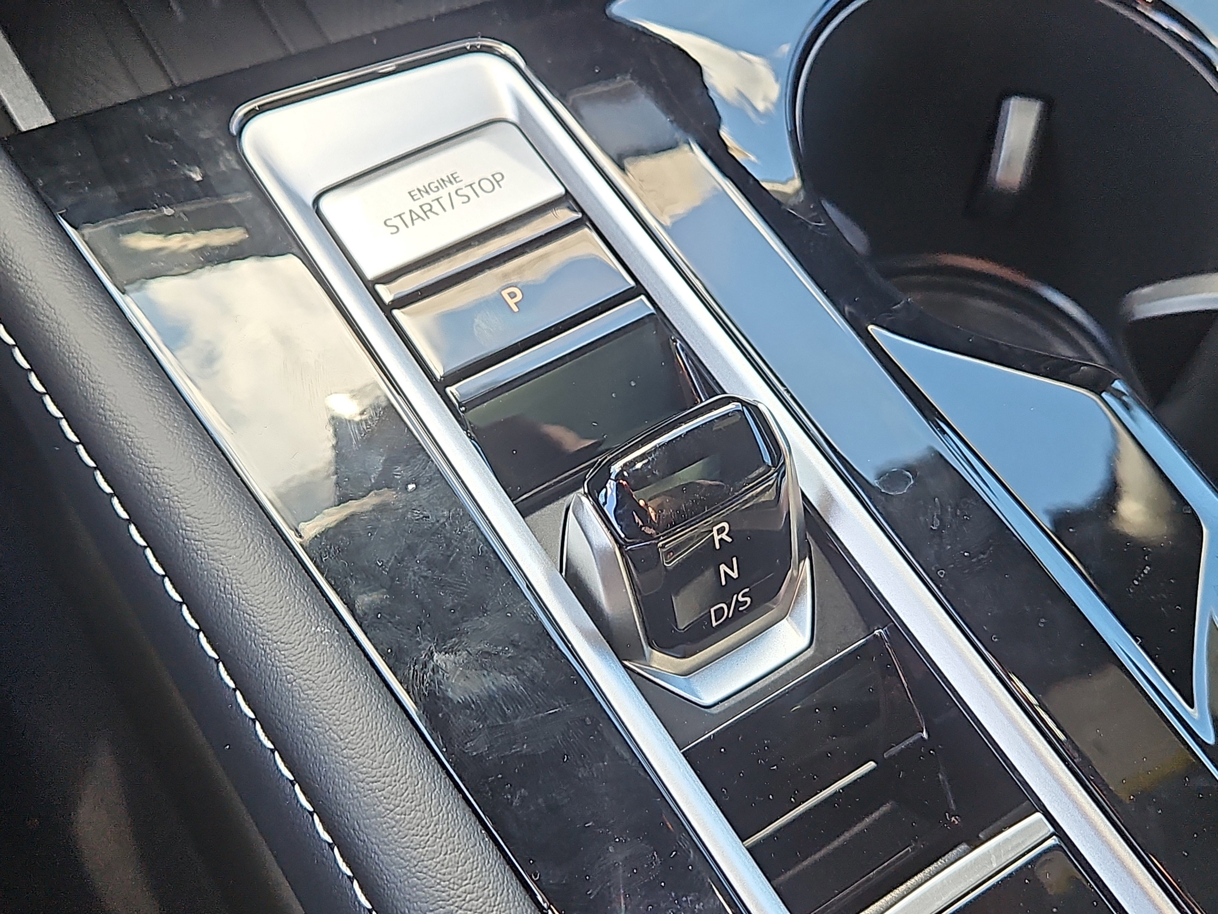 New 2026 Volkswagen Atlas Cross Sport SEL Premium R-Line image 19