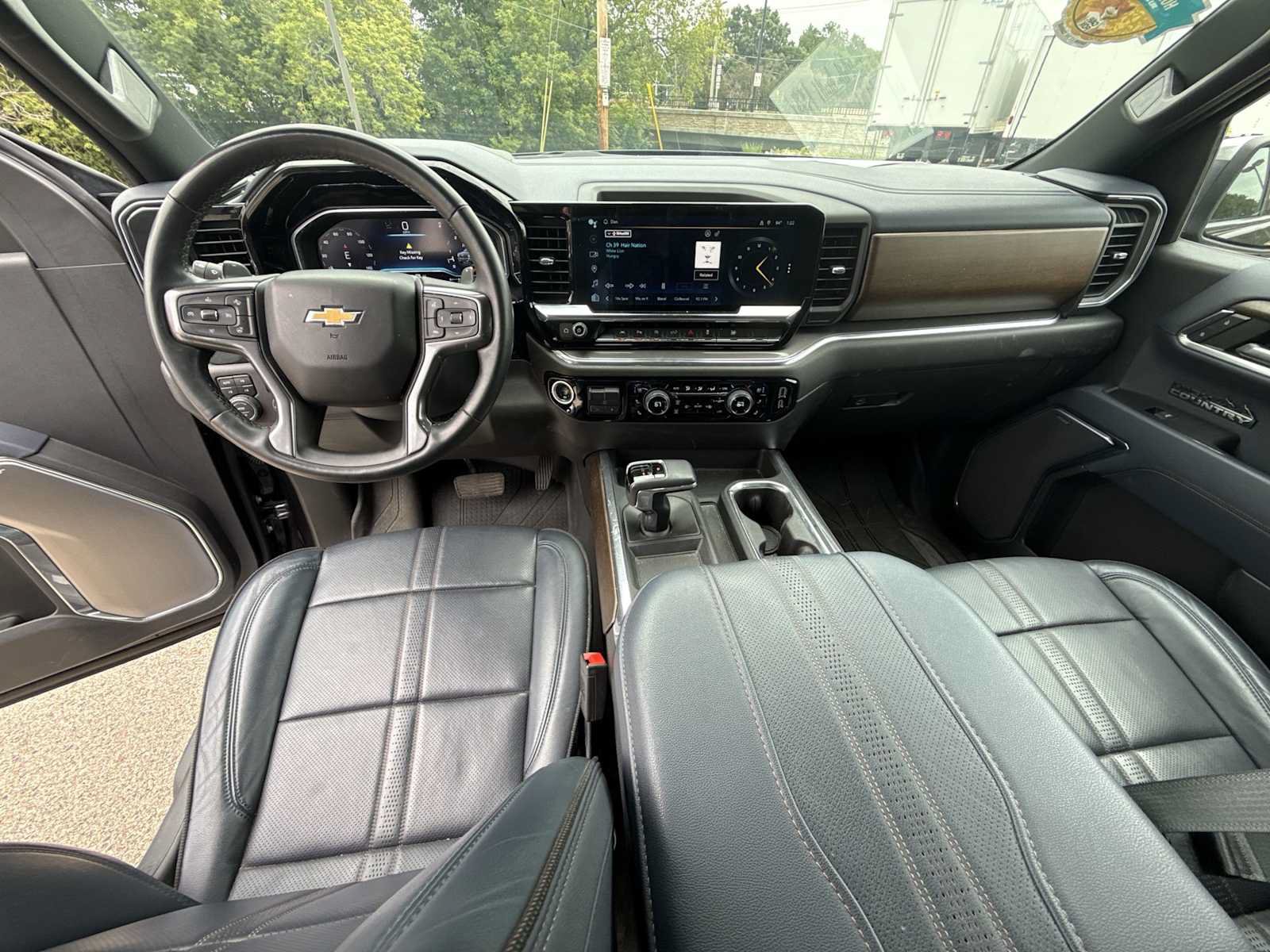 Certified 2024 Chevrolet Silverado 1500 High Country AWD/4WD image 20