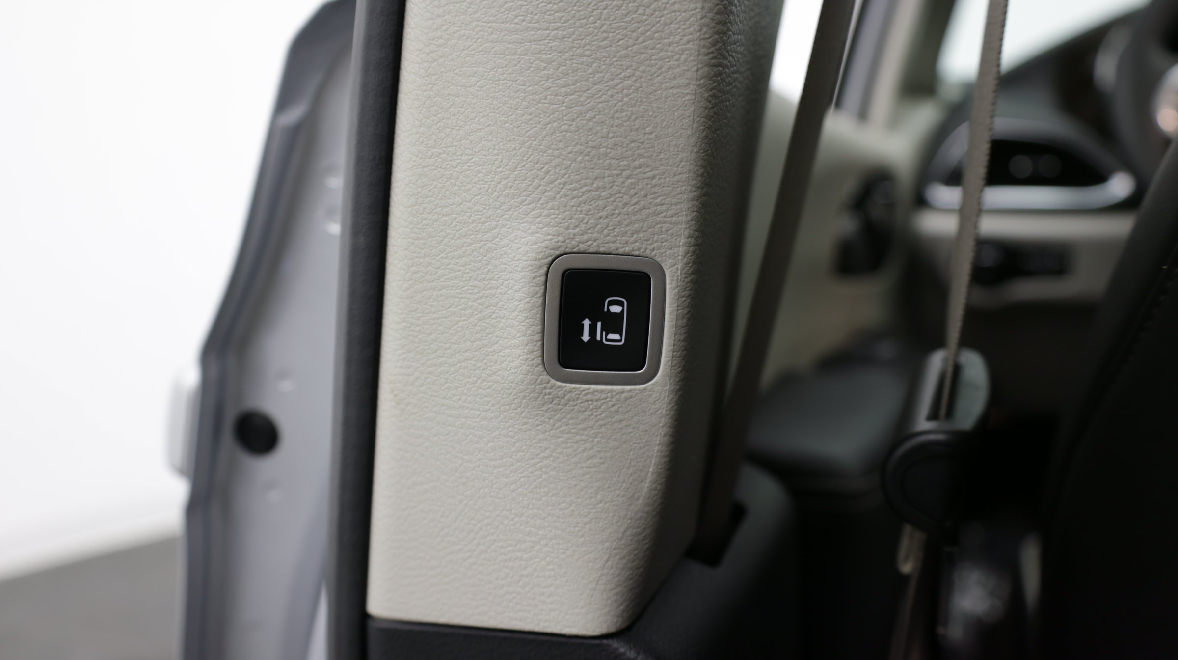 Used 2023 Chrysler Pacifica Limited FWD image 30