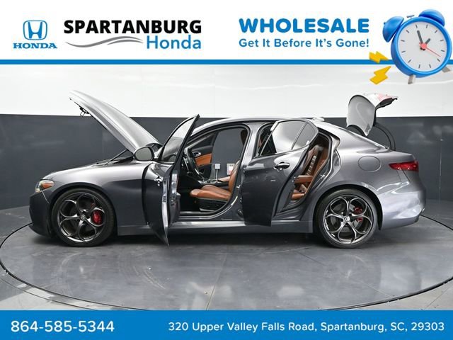 Used 2017 Alfa Romeo Giulia Ti w/ TI 19" Sport Package RWD image 41