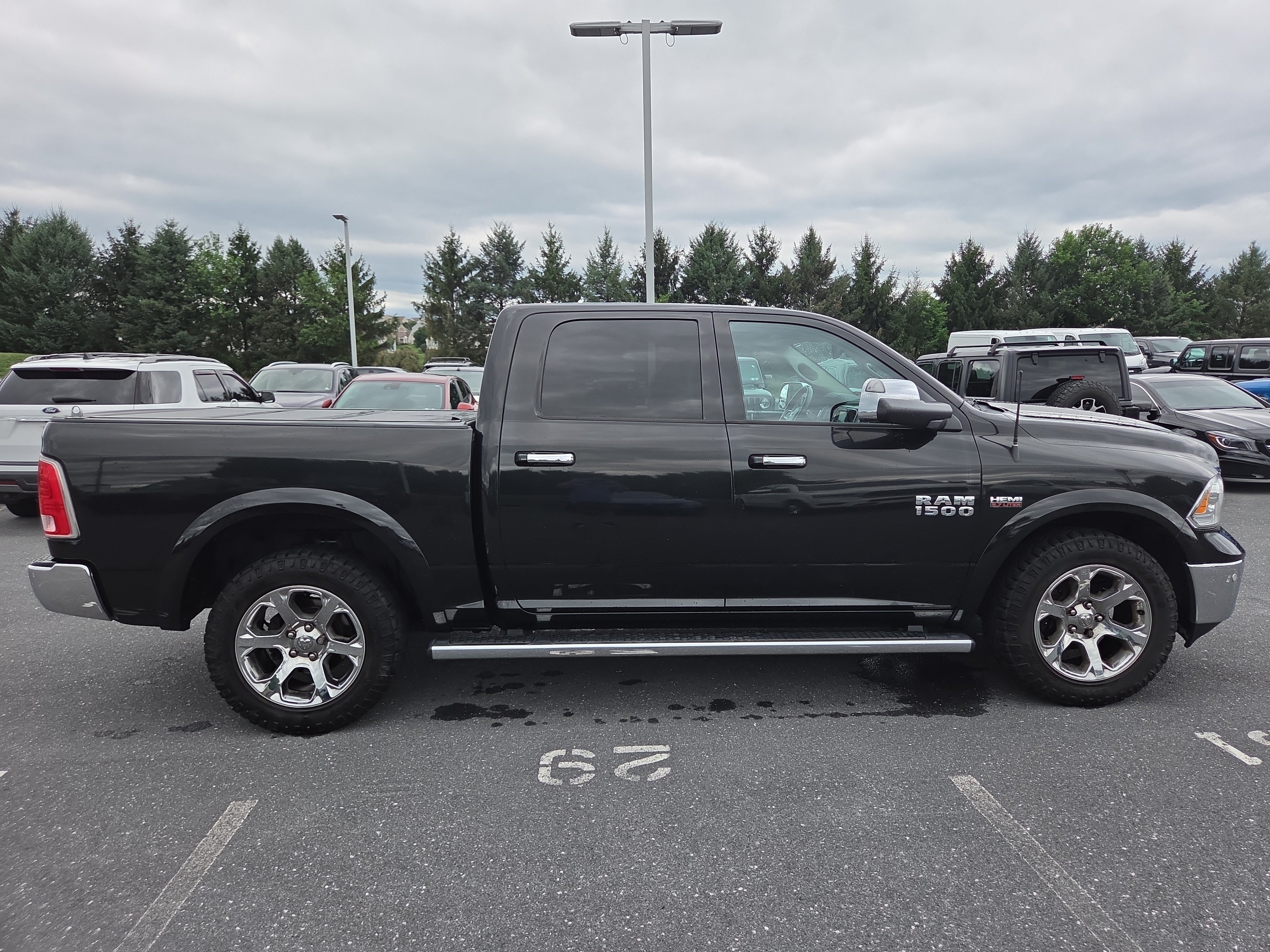 Used 2017 RAM 1500 Laramie w/ Convenience Group AWD/4WD image 17