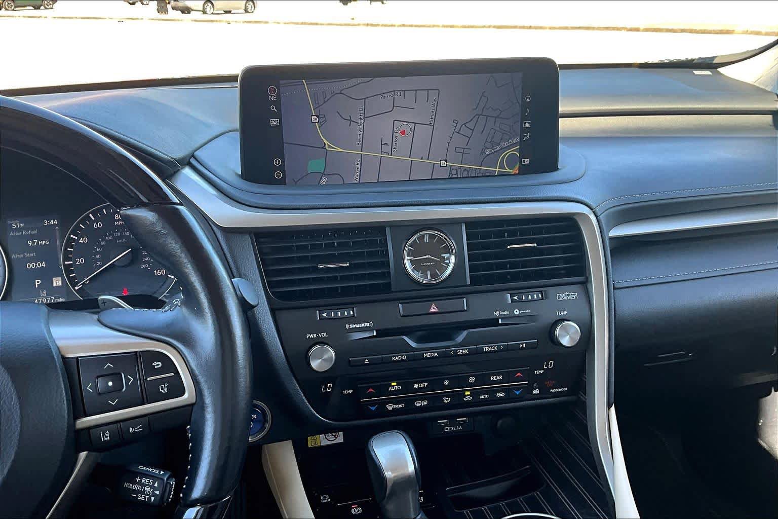 Used 2022 Lexus RX 450hL Luxury w/ Cold Area Package (CT) AWD/4WD image 13