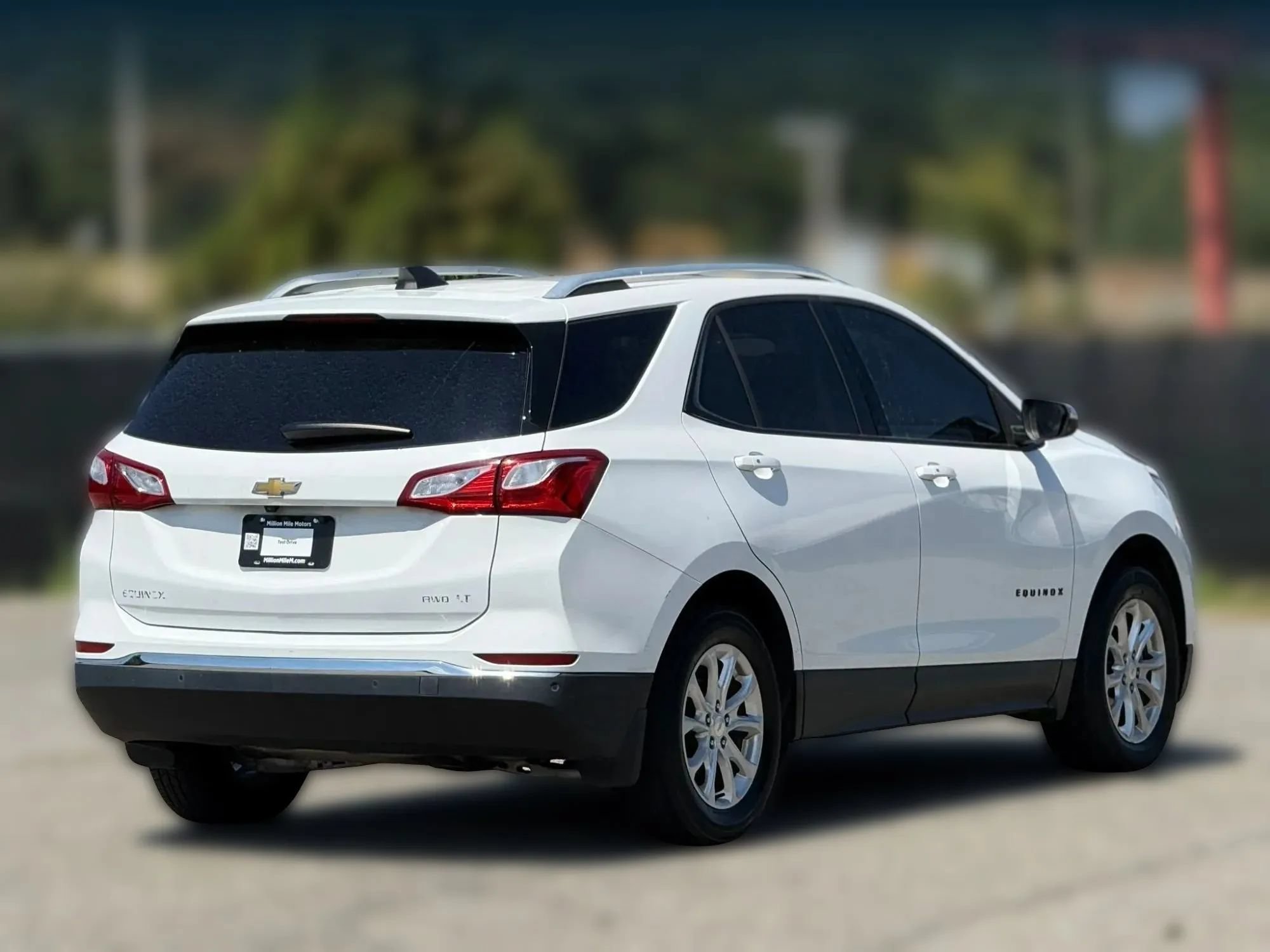 Used 2018 Chevrolet Equinox LT w/ Sun & Infotainment Package AWD/4WD image 9