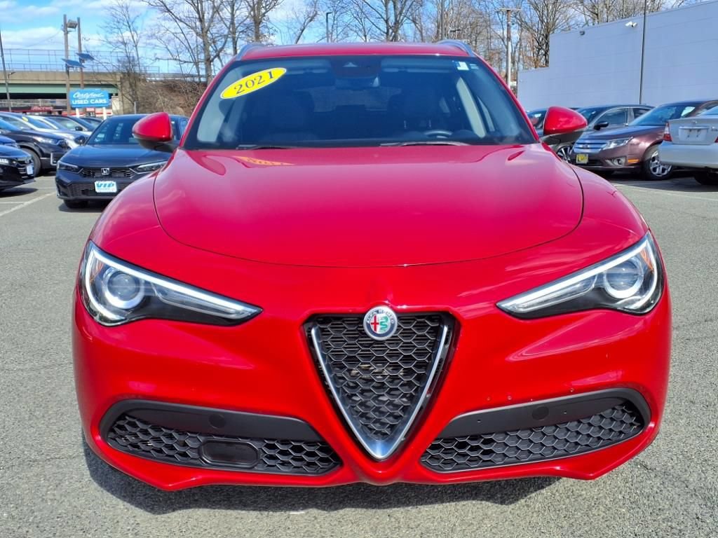 Used 2021 Alfa Romeo Stelvio Sprint AWD/4WD image 2
