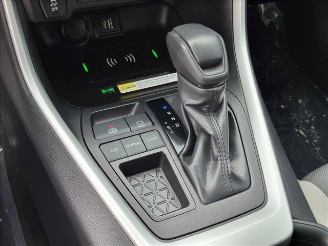 Used 2024 Toyota RAV4 XLE FWD image 11
