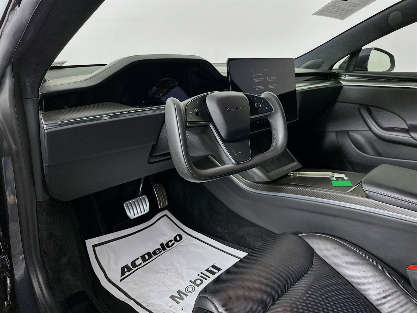 Used 2021 Tesla Model S Plaid image 9