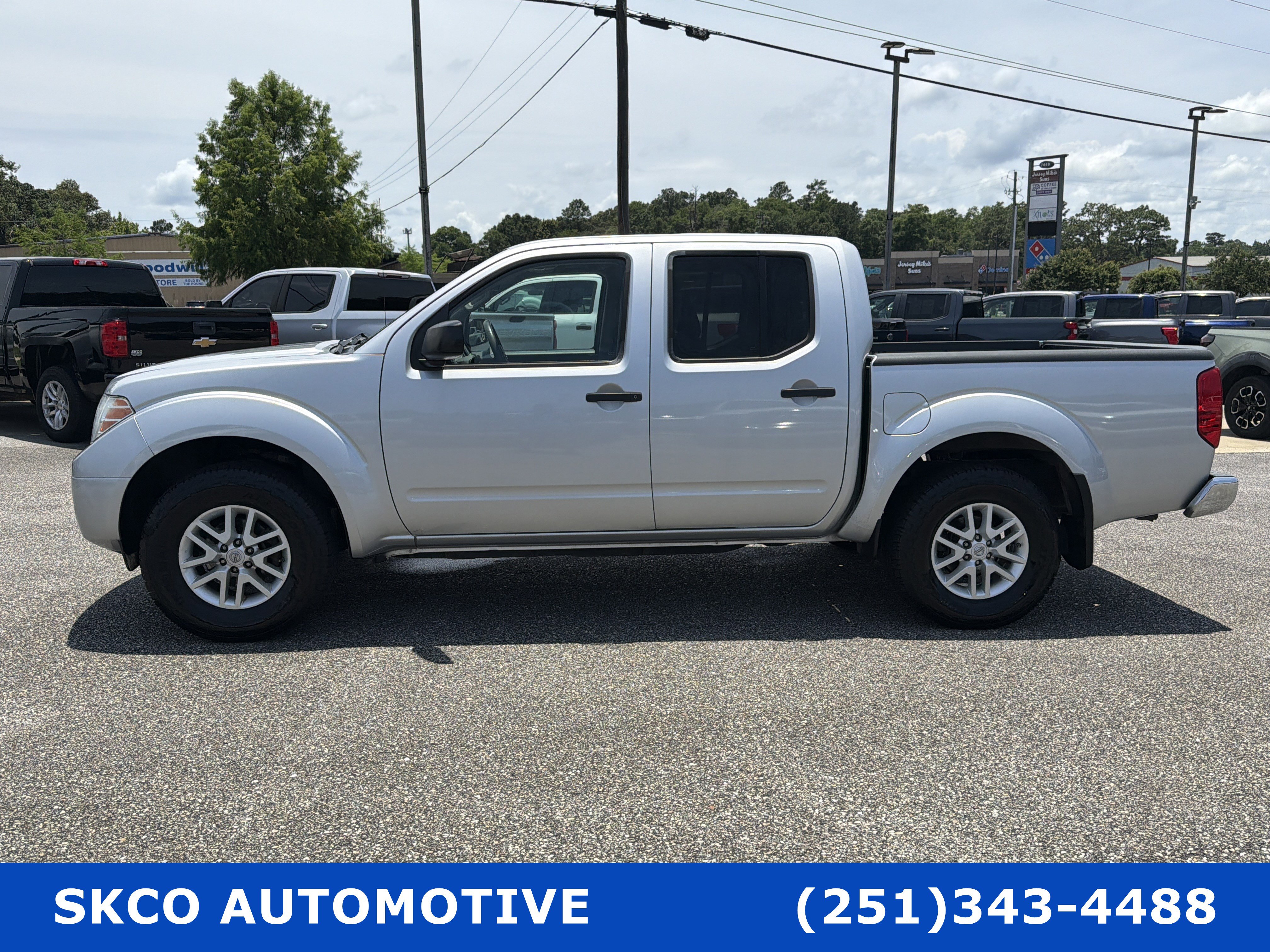 Used 2019 Nissan Frontier SV w/ Value Truck Package AWD/4WD image 2