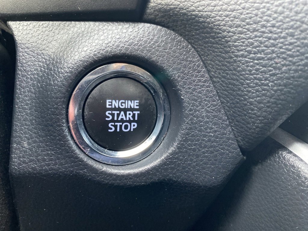 Used 2023 Toyota RAV4 XLE Premium image 31