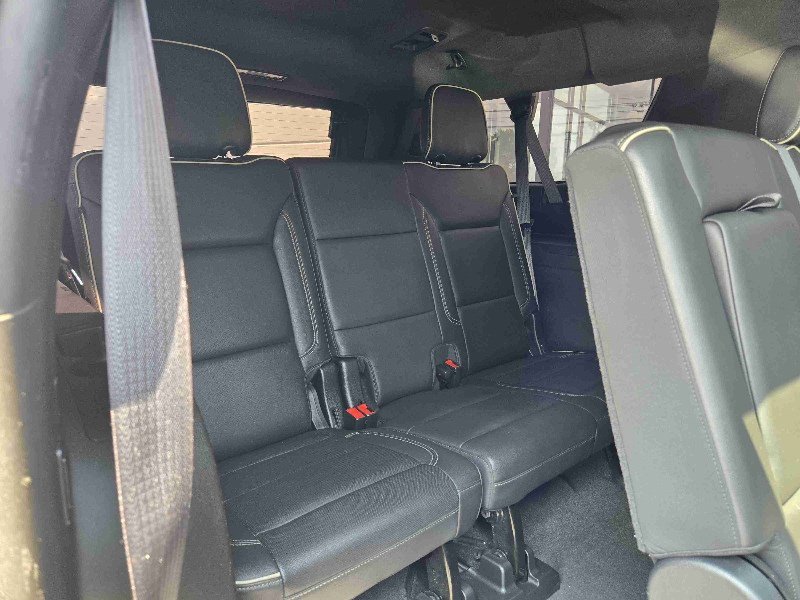 Used 2021 GMC Yukon XL SLT w/ SLT Premium Package image 17