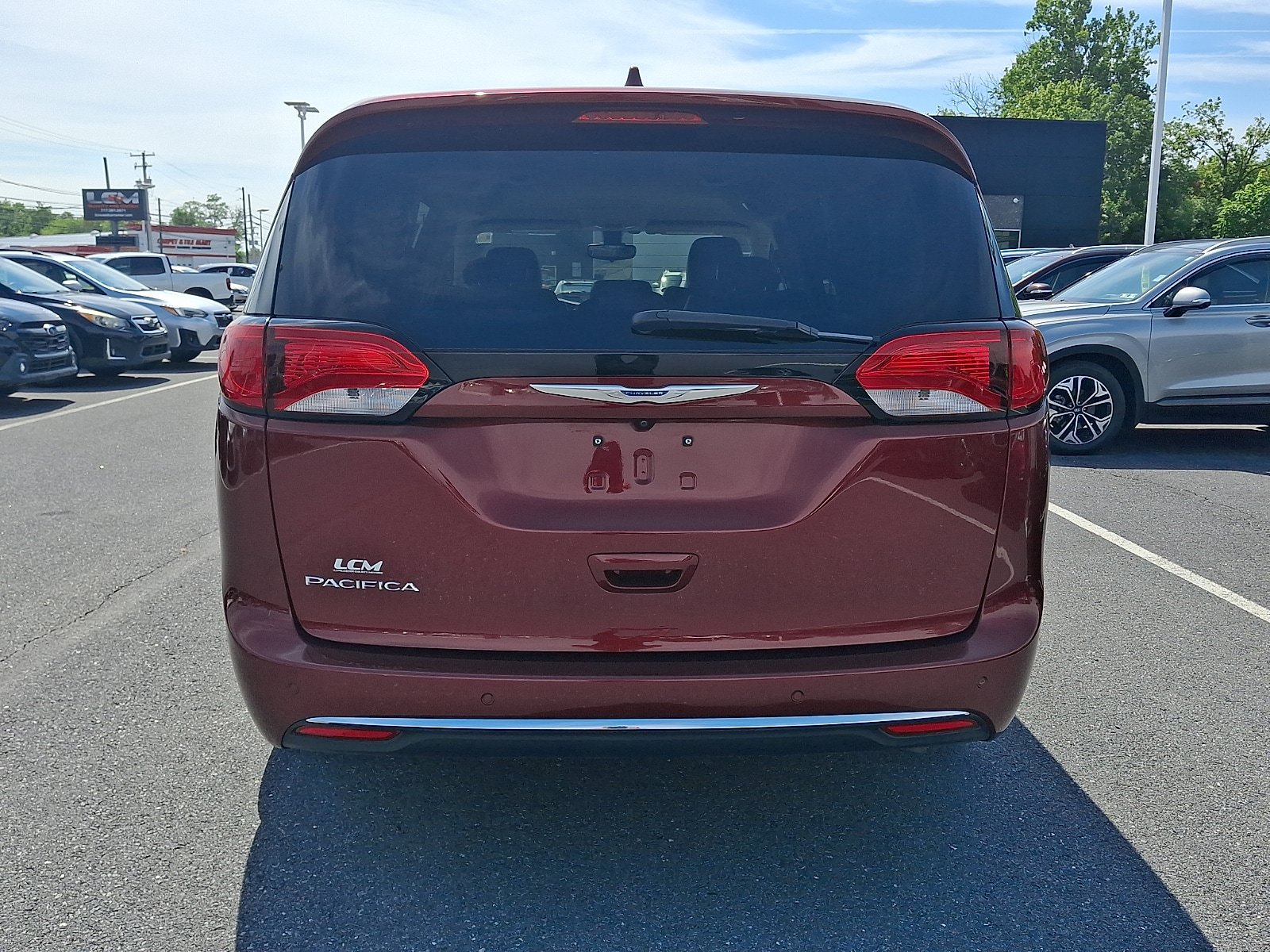 Used 2017 Chrysler Pacifica Touring-L w/ Tire & Wheel Group FWD image 5