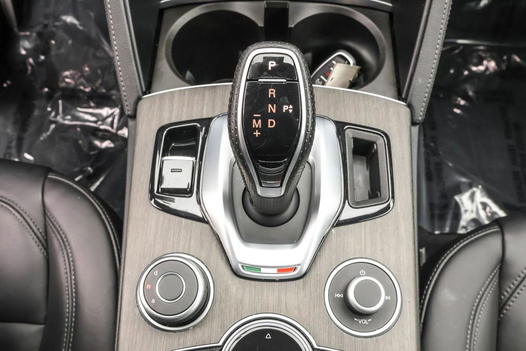 Used 2023 Alfa Romeo Stelvio Ti image 26