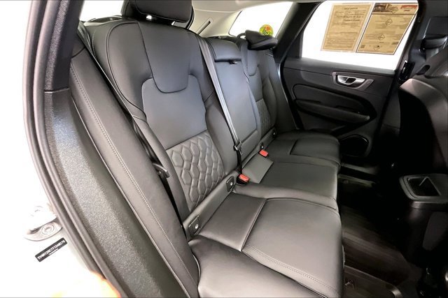Used 2026 Volvo XC60 B5 Plus w/ Climate Package PRO AWD/4WD image 18