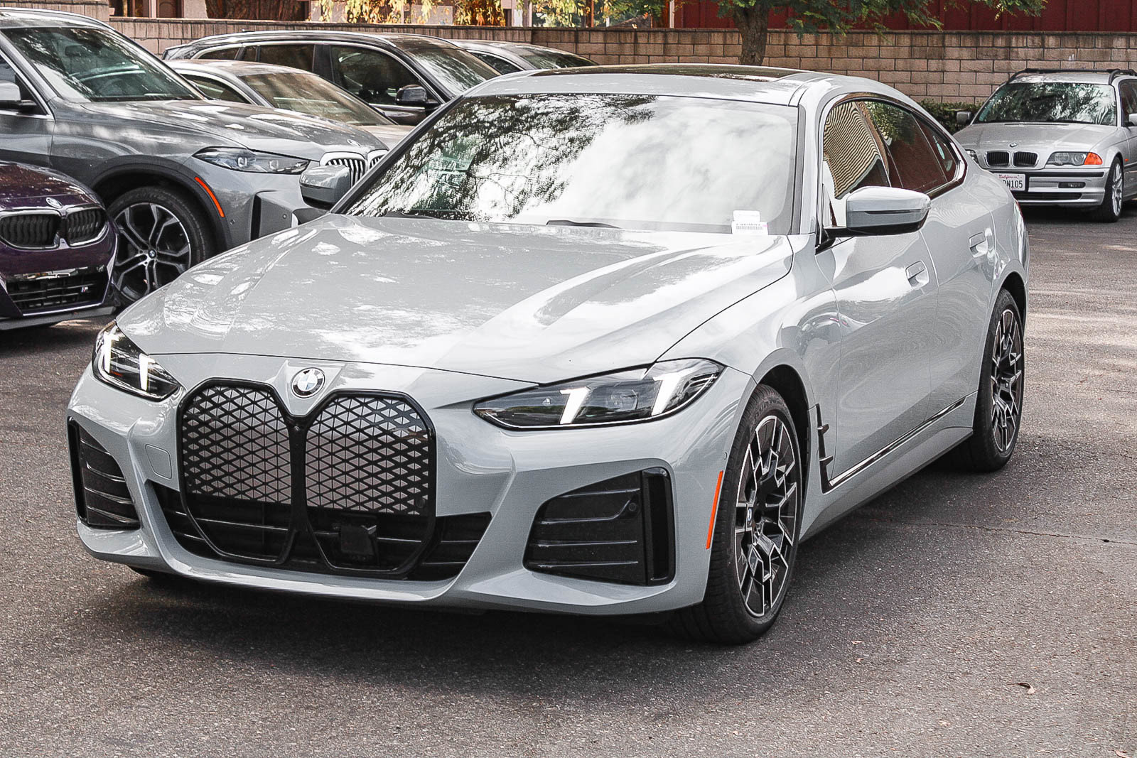 New 2026 BMW i4 xDrive40i w/ M Sport Package AWD/4WD image 3