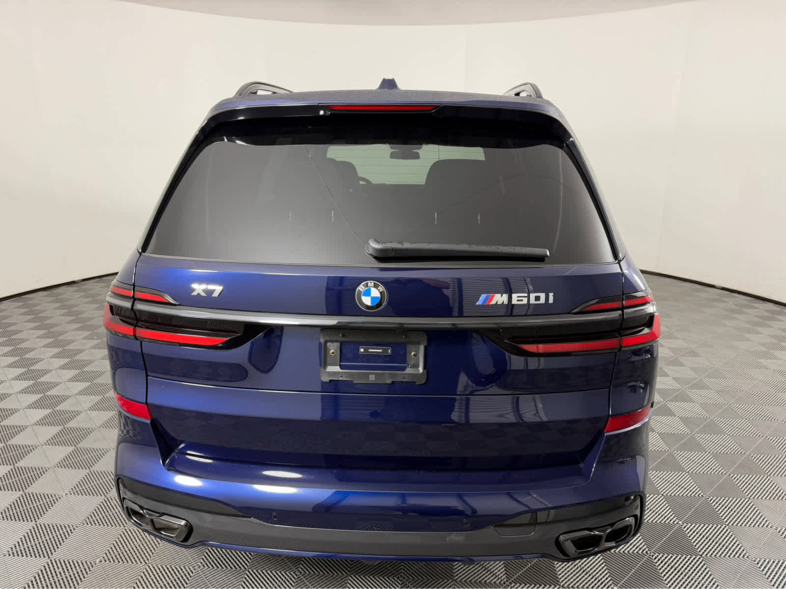 New 2026 BMW X7 M60i image 4