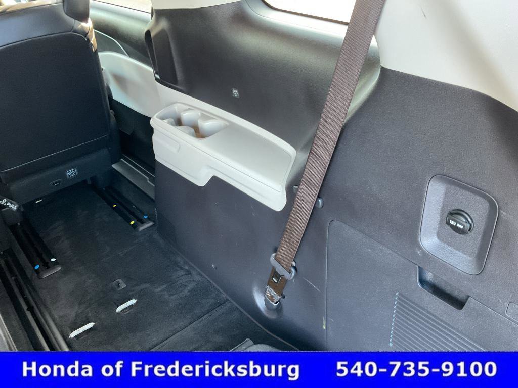 Used 2024 Kia Carnival LX FWD image 22