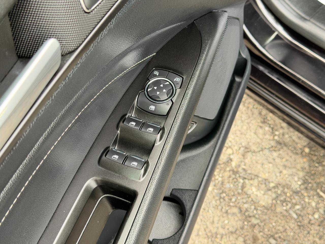 Used 2019 Ford Fusion Energi Titanium FWD image 18