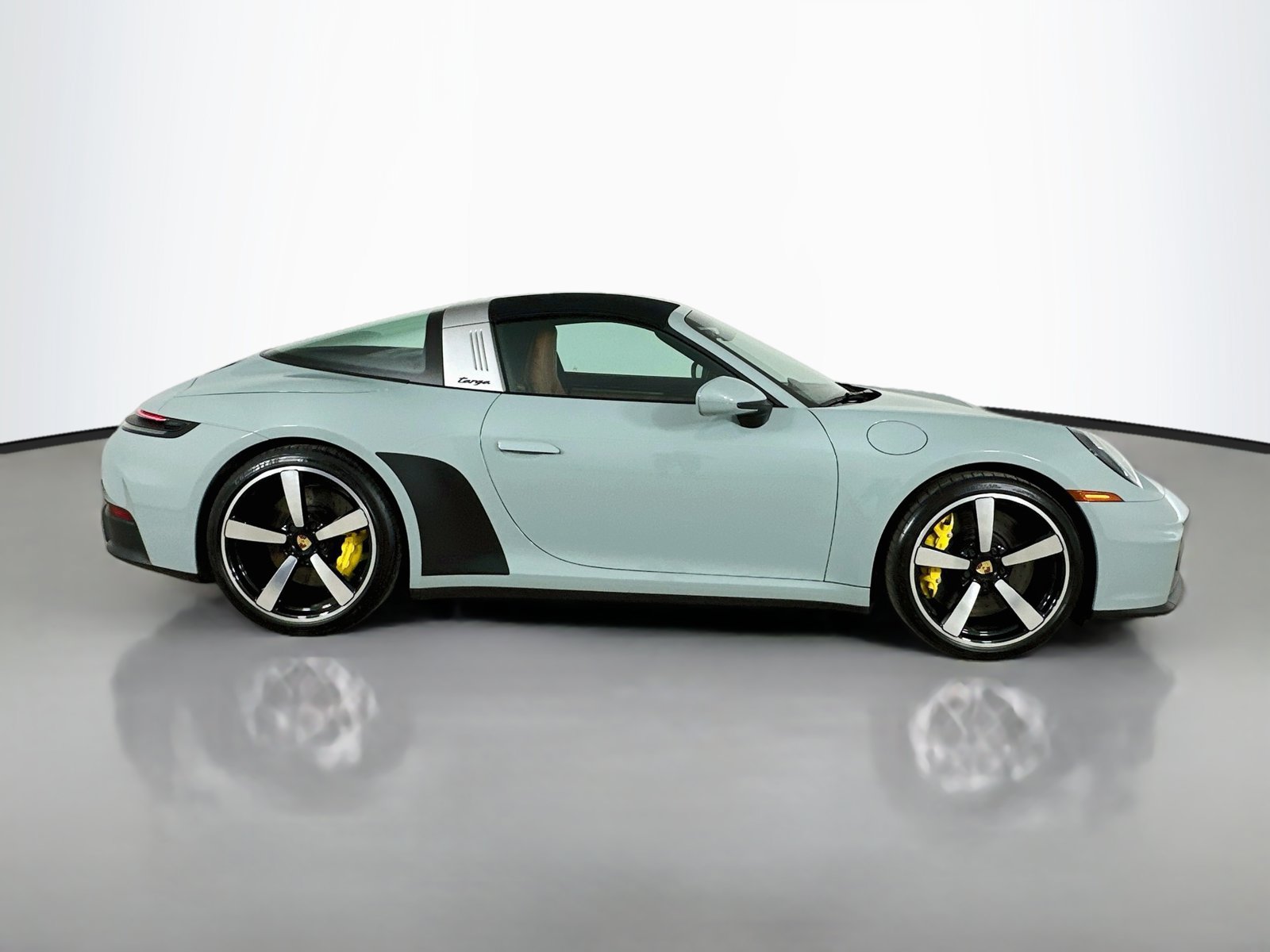 Used 2025 Porsche 911 Targa 4 GTS AWD/4WD image 4