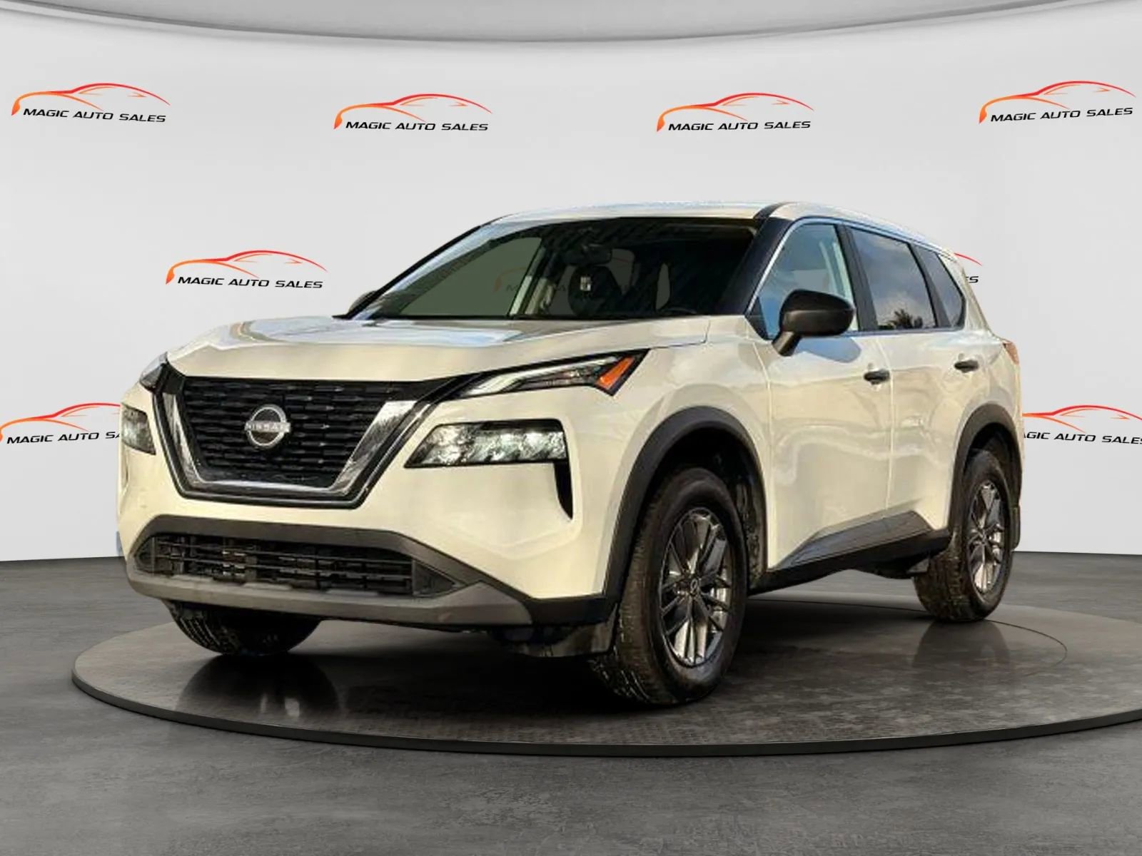 Used 2023 Nissan Rogue S AWD/4WD image 2