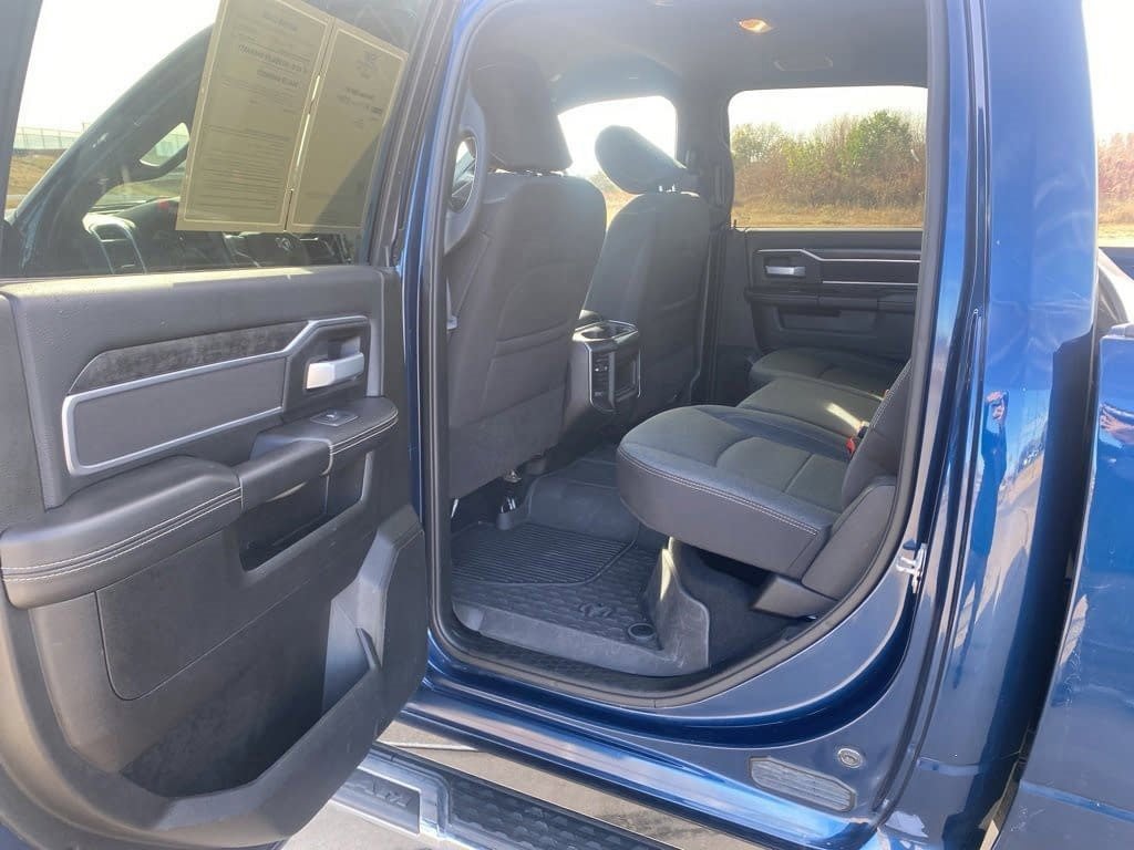 Used 2024 RAM 3500 Big Horn w/ Sport Appearance Package image 11