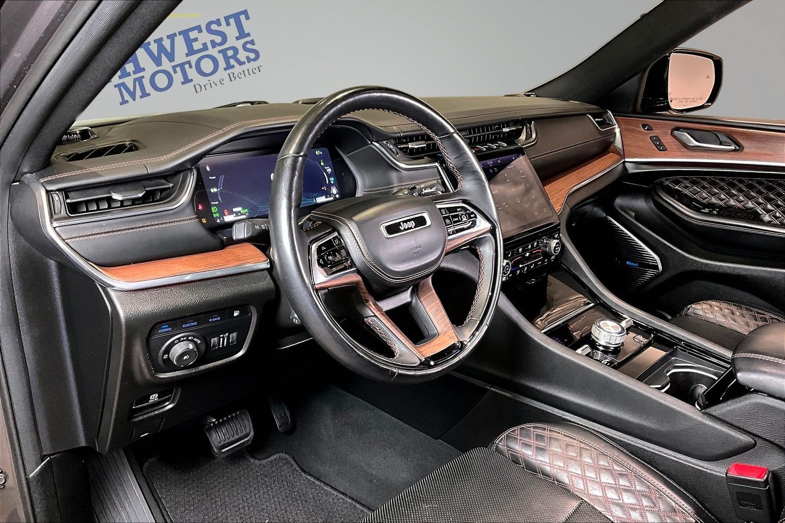 Used 2022 Jeep Grand Cherokee Summit AWD/4WD image 18