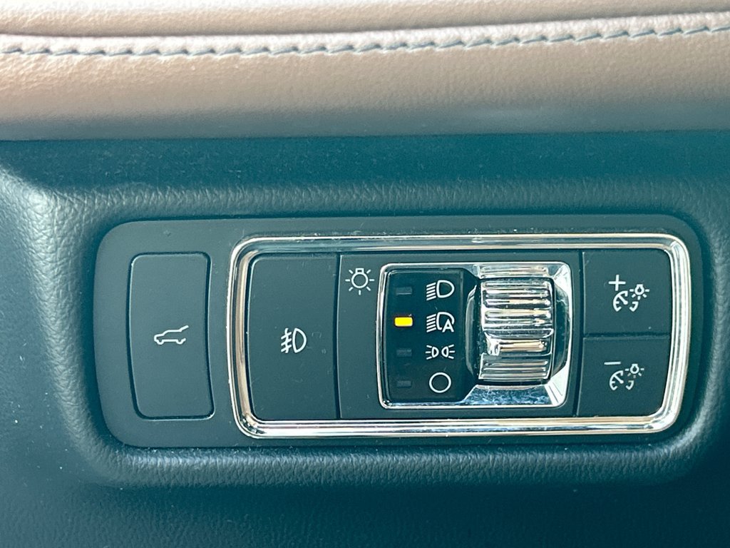 Used 2020 Lincoln Aviator Reserve w/ Equipment Group 201A RWD image 18