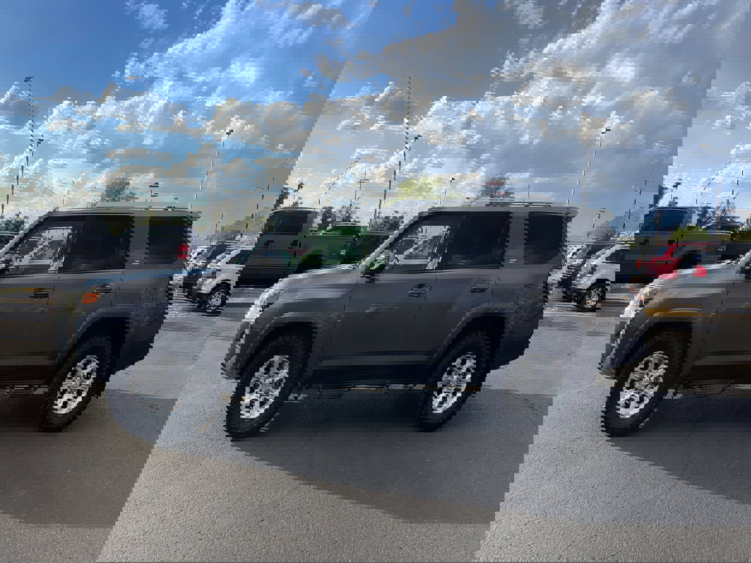 Used 2016 Toyota 4Runner SR5 Premium image 2