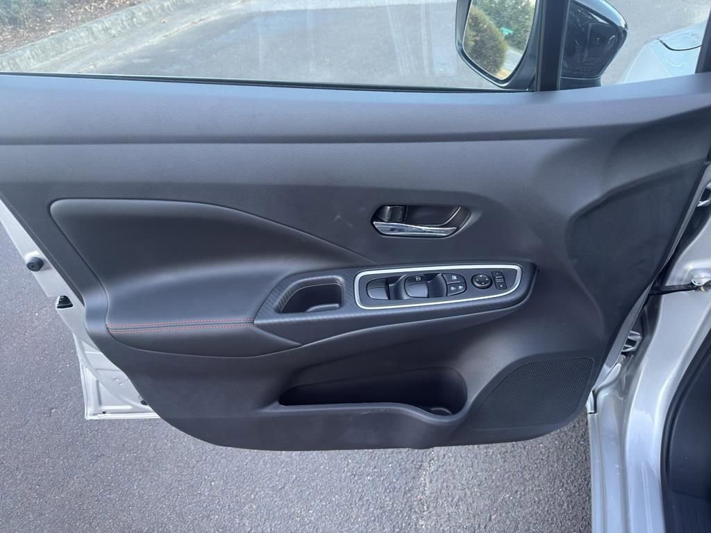New 2025 Nissan Versa SR image 17