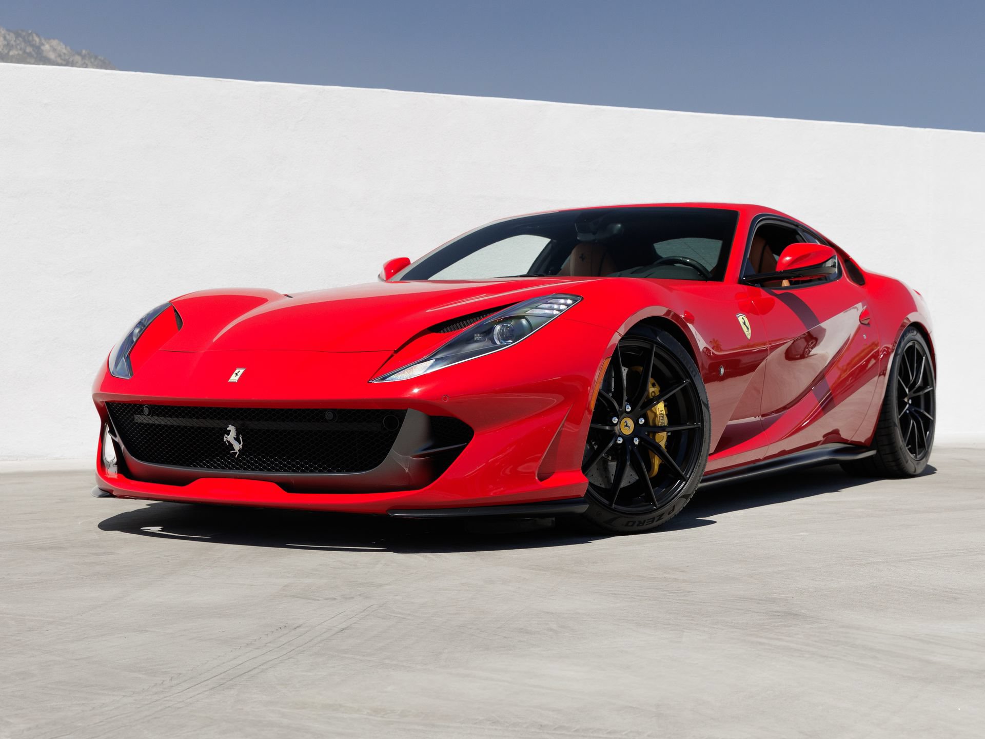 Used 2019 Ferrari 812 Superfast RWD image 1