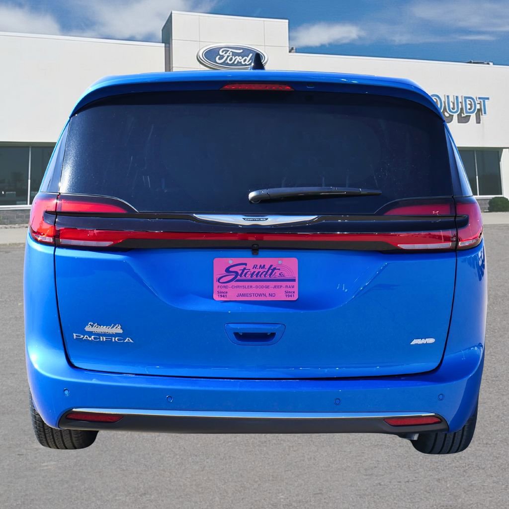 New 2026 Chrysler Pacifica Select image 10