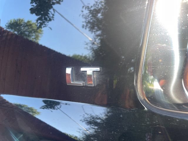 Used 2018 Chevrolet Suburban LT RWD image 5
