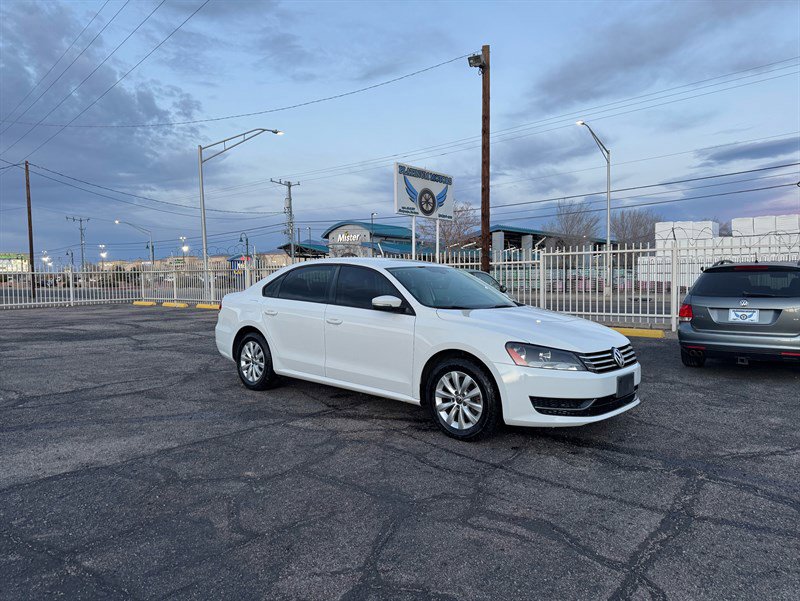 Used 2012 Volkswagen Passat 2.5 S image 1