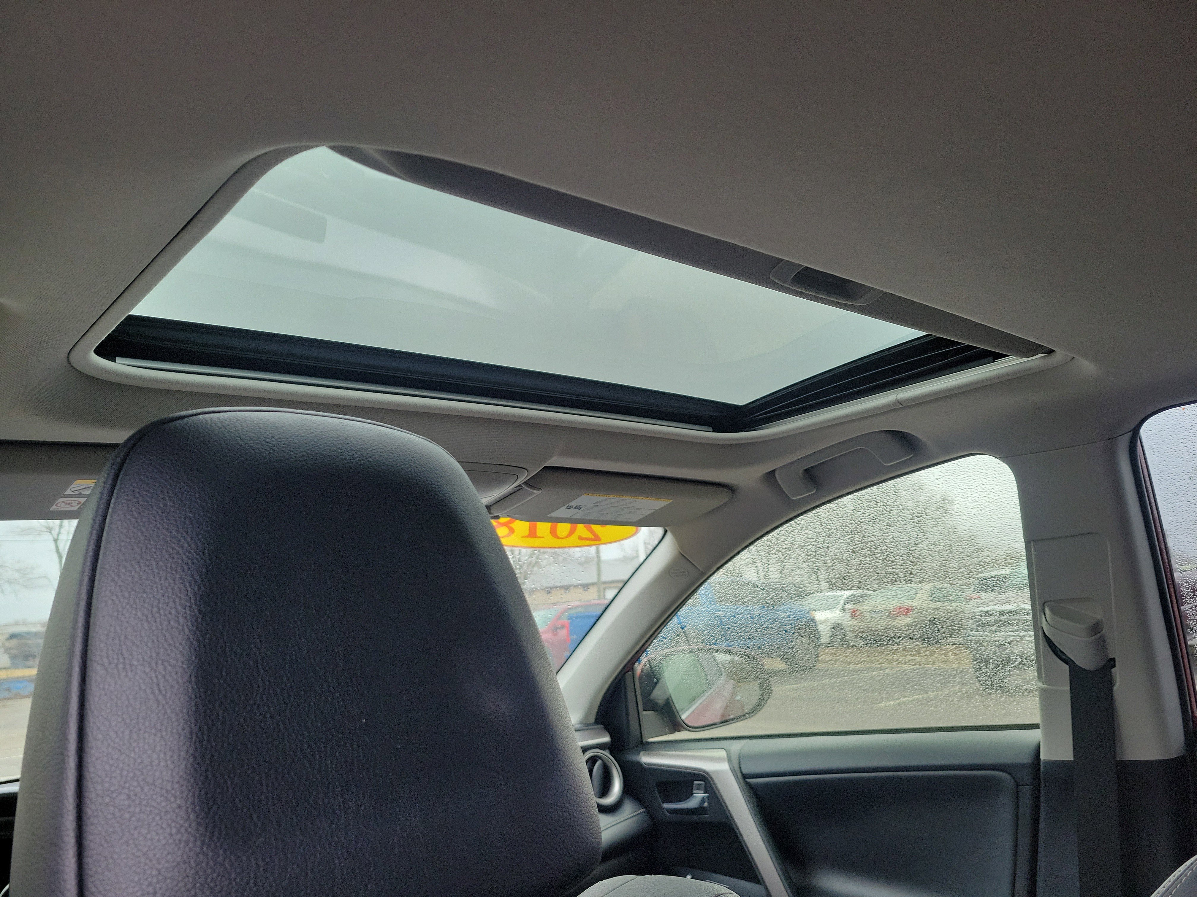 Used 2018 Toyota RAV4 Limited image 11