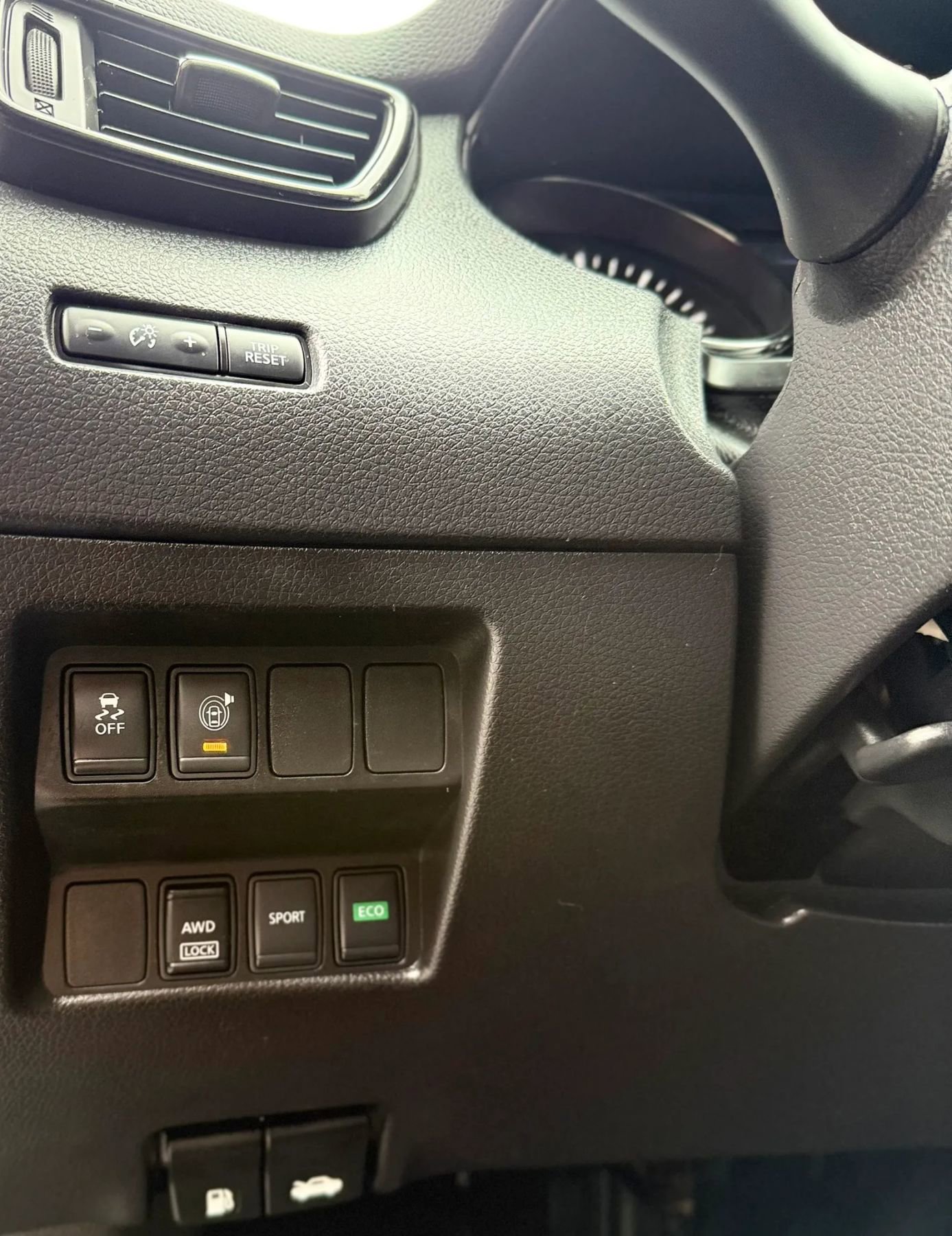 Used 2017 Nissan Rogue S AWD/4WD image 21