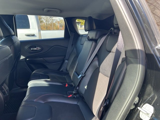 Used 2022 Jeep Cherokee Trailhawk image 19