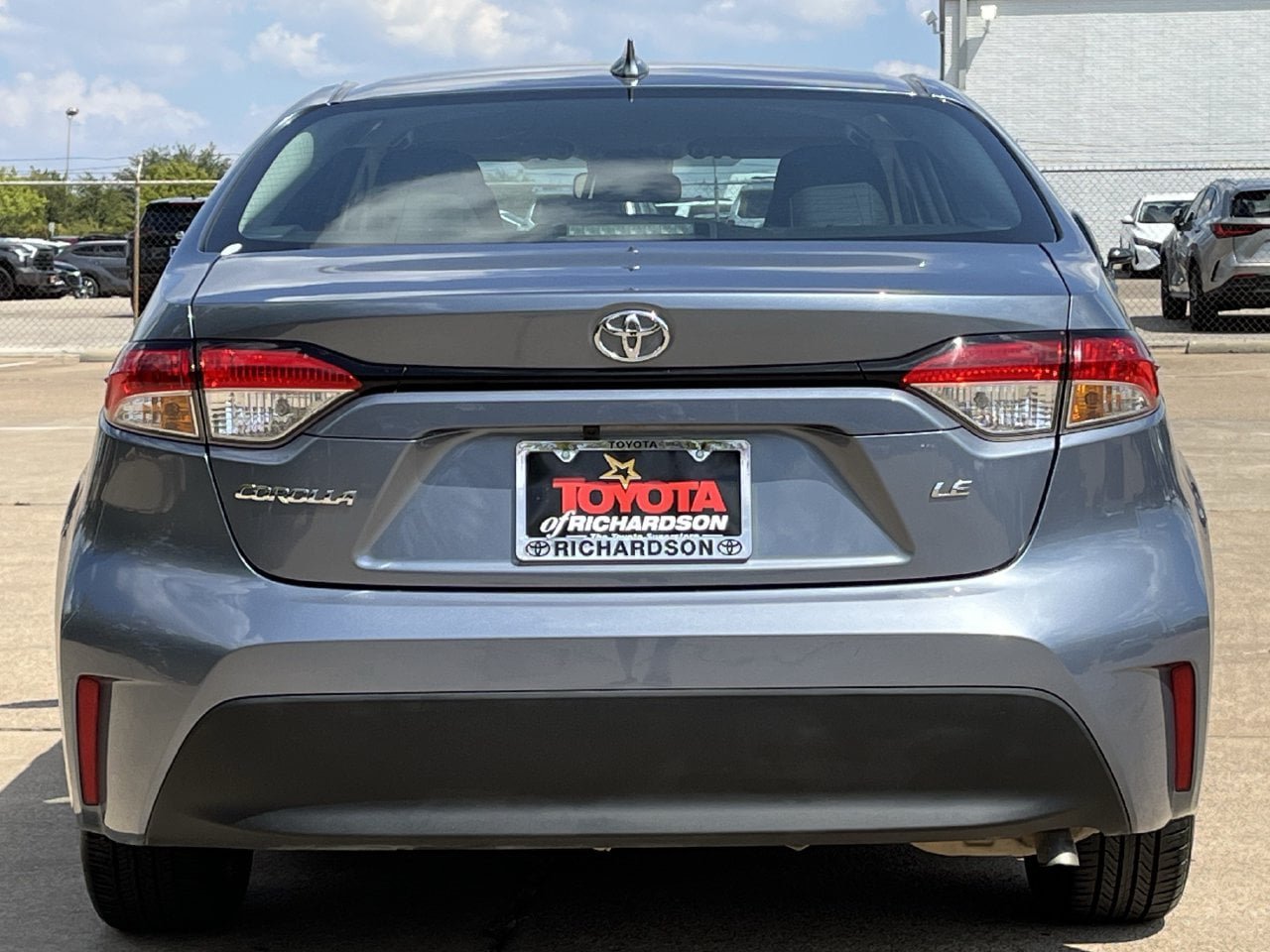 Used 2025 Toyota Corolla LE FWD image 5