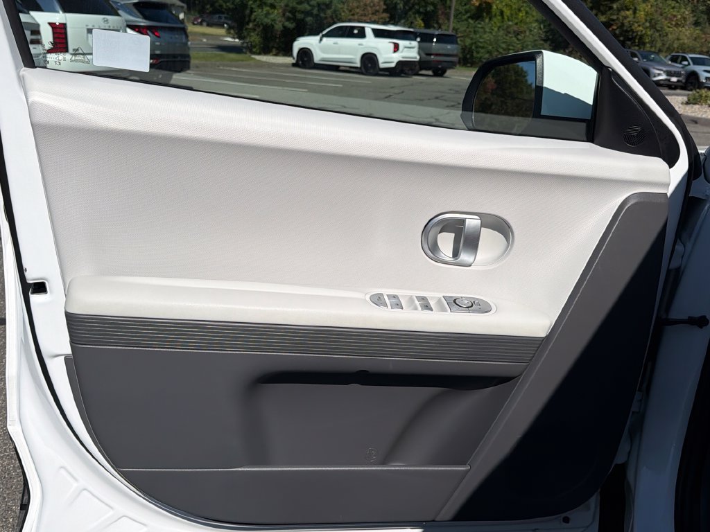Certified 2024 Hyundai Ioniq 5 SEL AWD/4WD image 11