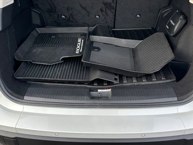 Certified 2025 Nissan Rogue SV AWD/4WD image 18