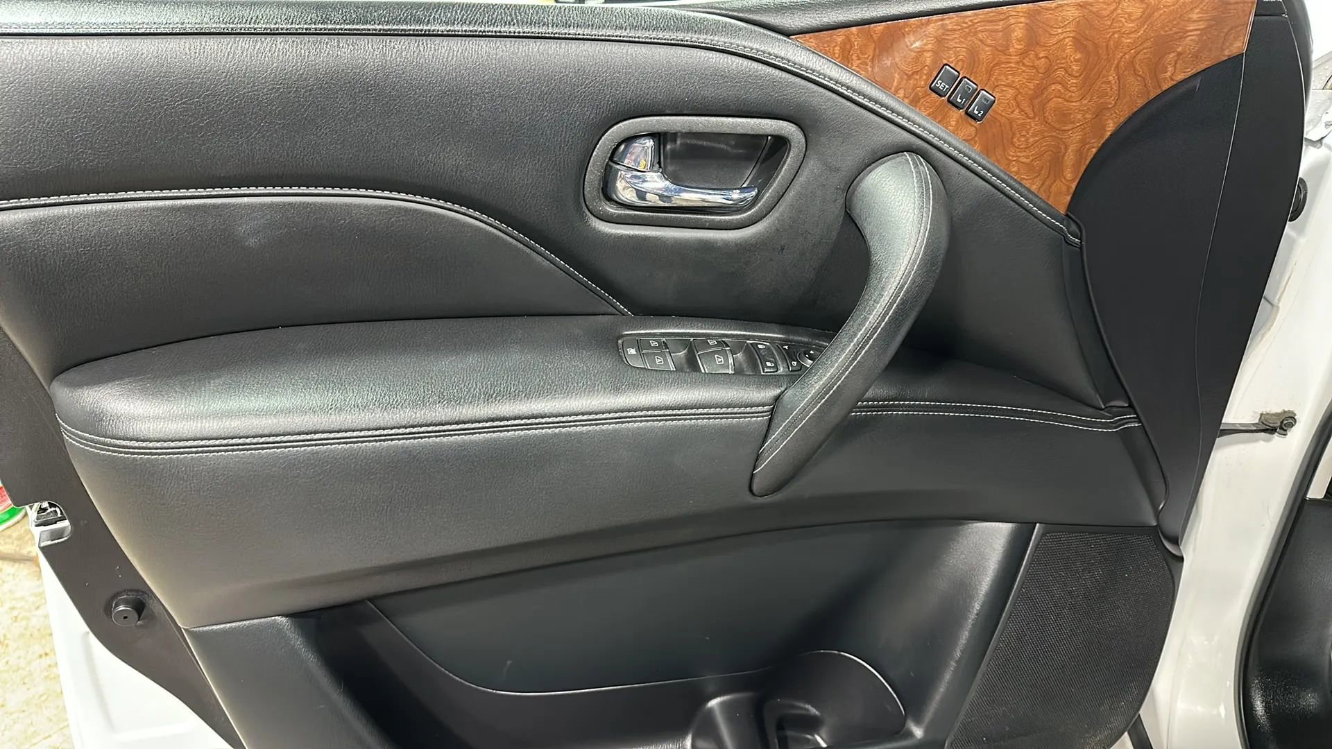 Used 2019 INFINITI QX80 Luxe w/ 22" Wheel Package image 10