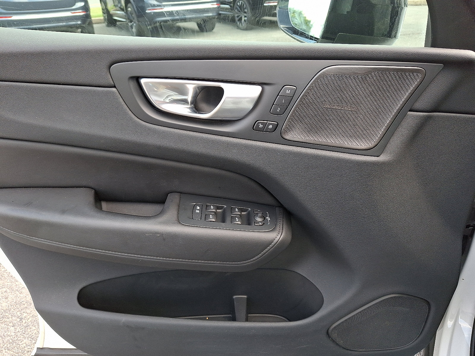 Used 2024 Volvo XC60 T8 Plus w/ Protection Package Premier image 12