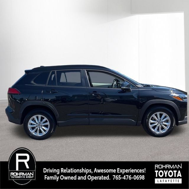 Used 2023 Toyota Corolla Cross LE w/ Moonroof Package AWD/4WD image 7