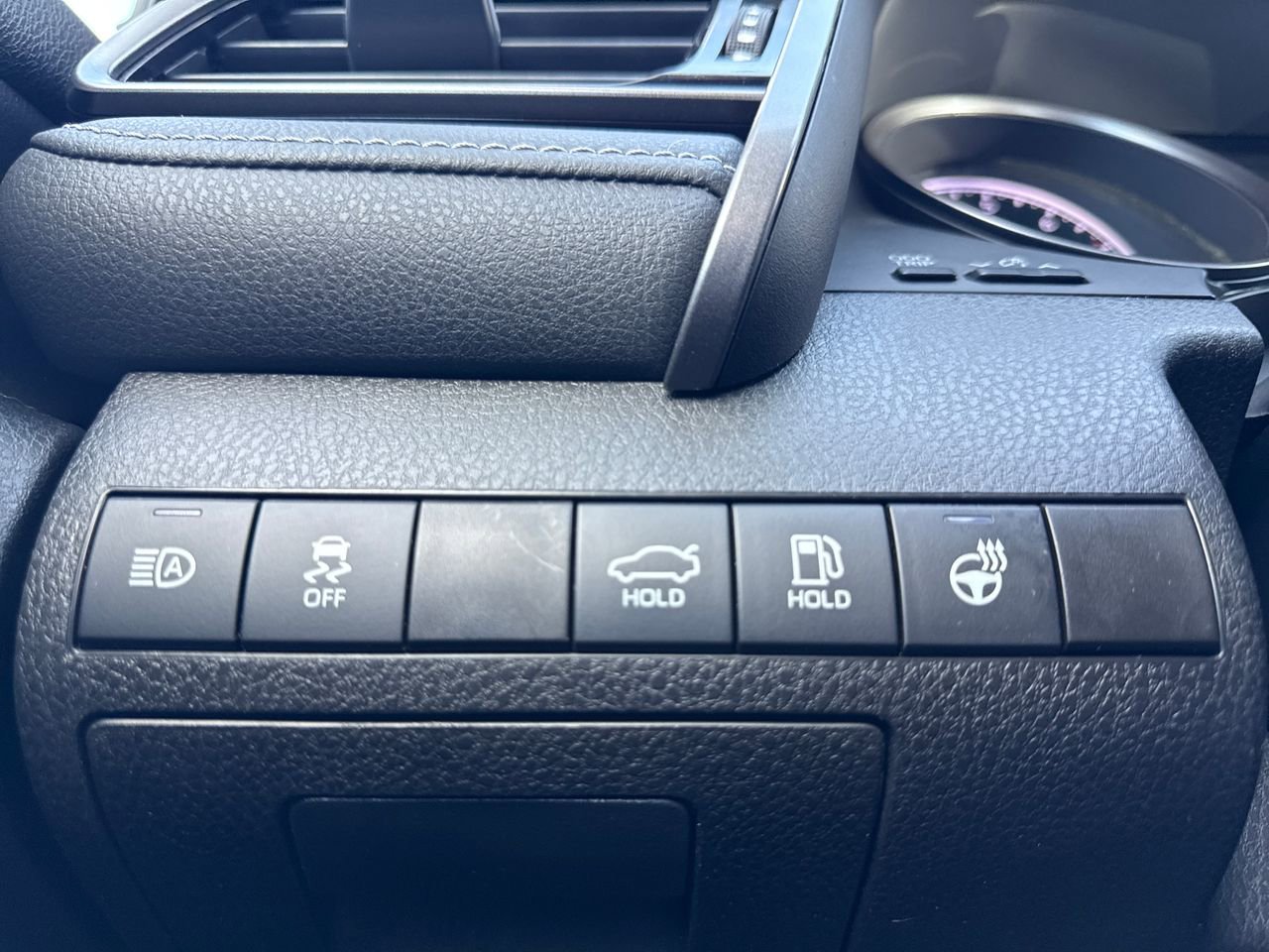 Used 2024 Toyota Camry SE image 16