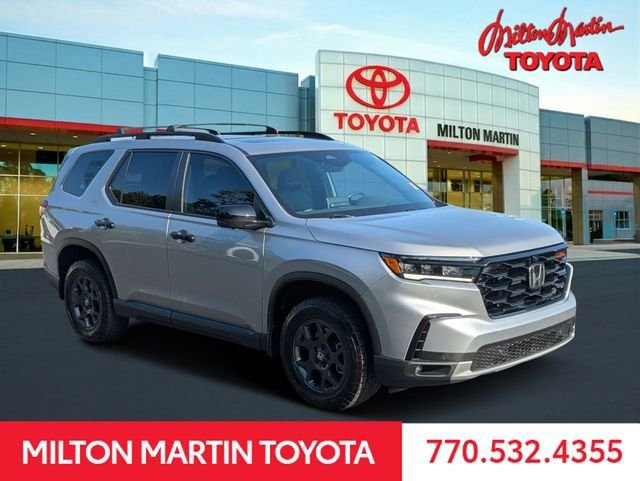 Used 2025 Honda Pilot TrailSport image 1
