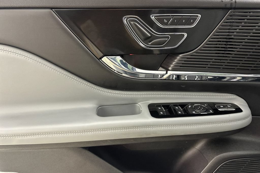 Used 2022 Lincoln Corsair Grand Touring AWD/4WD image 11